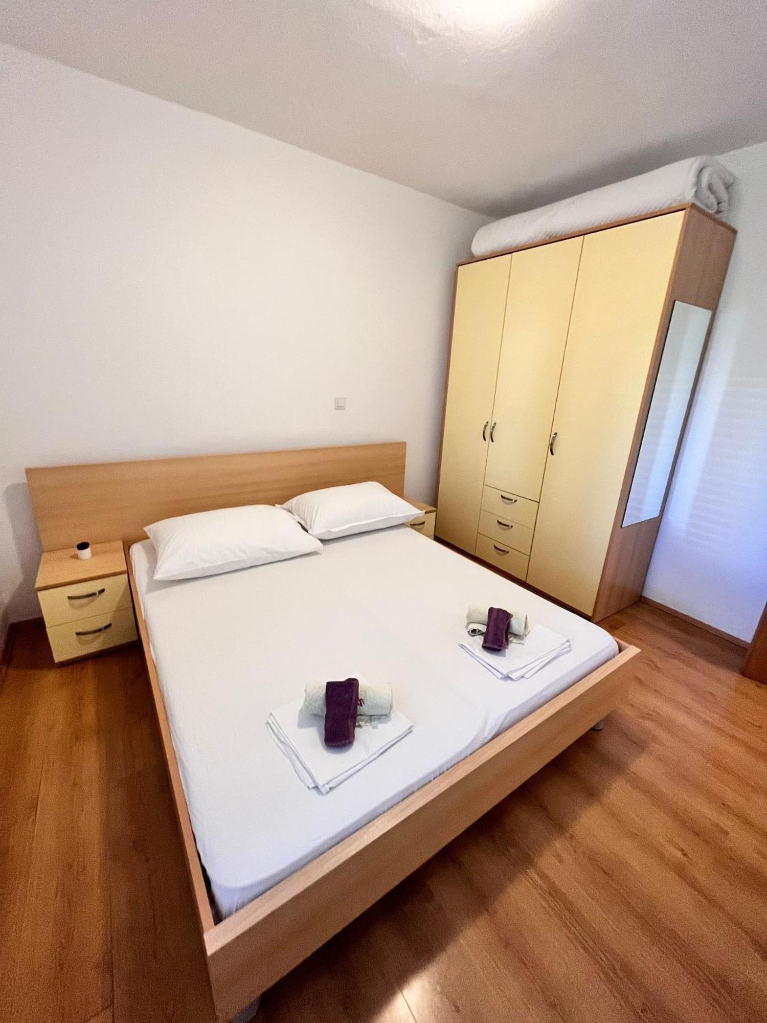 Apartments By The Sea Metajna, Pag - 6465 Номер фото